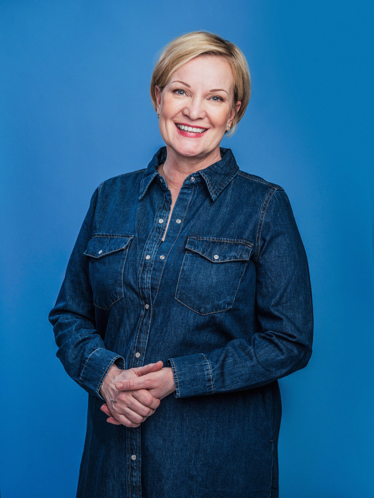 18098_KIRSI_JA_HANNA_web