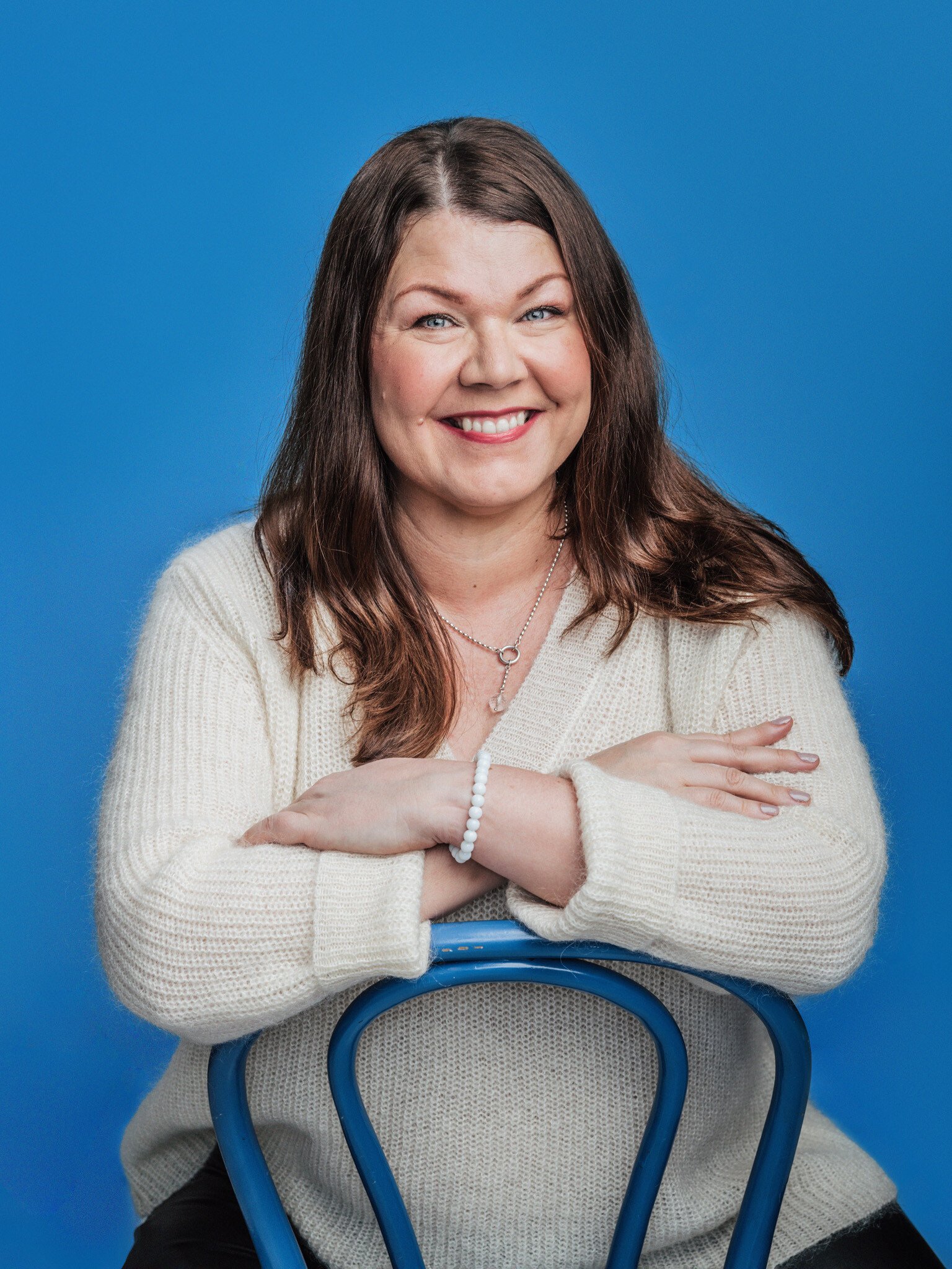 18179_KIRSI_JA_HANNA_web